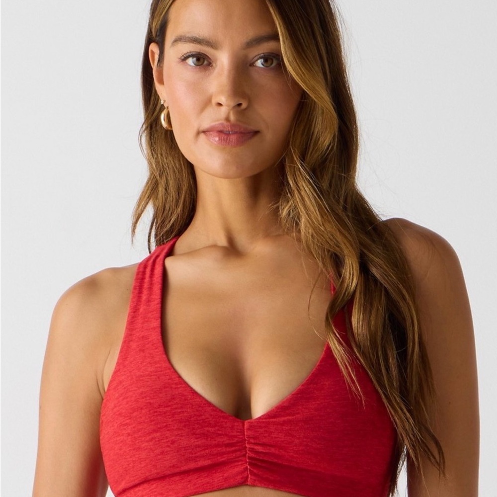✨Fabletics HeatherFlex Ruched Bra Red Size M (NWT)